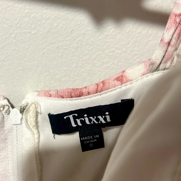 Trixxi Floral Patterned Maxi Dress - Picture 3 of 4